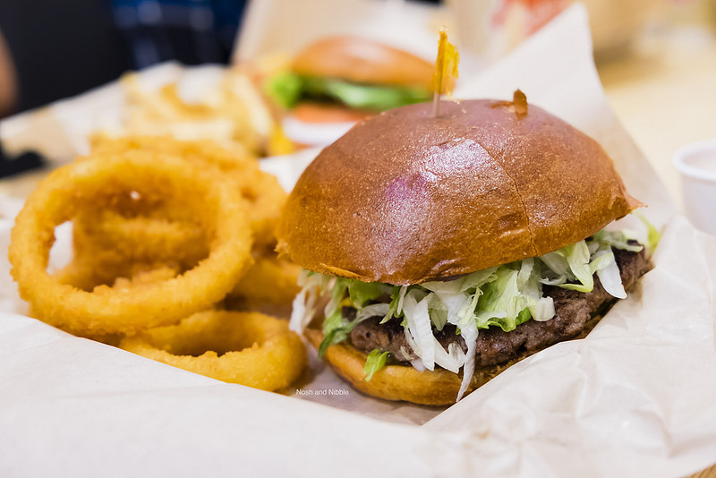 johnny-rockets-original-burger