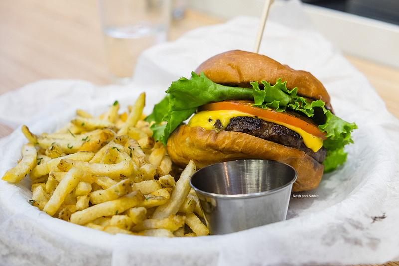 two-rivers-the-shop-dry-aged-cheese-burger