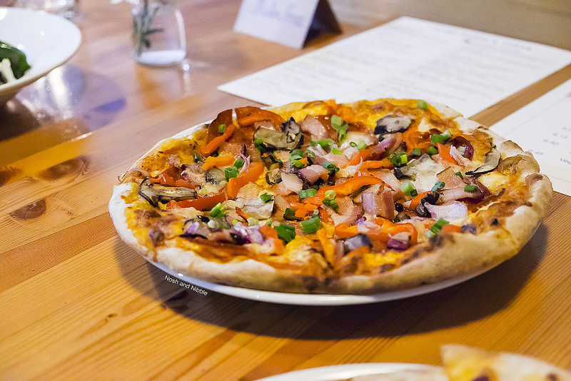 rocky-mountain-flatbread-all-canadian-pizza