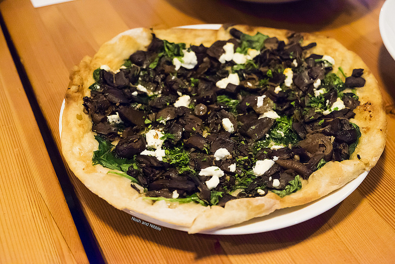 rocky-mountain-flatbread-wild-mushroom-pizza