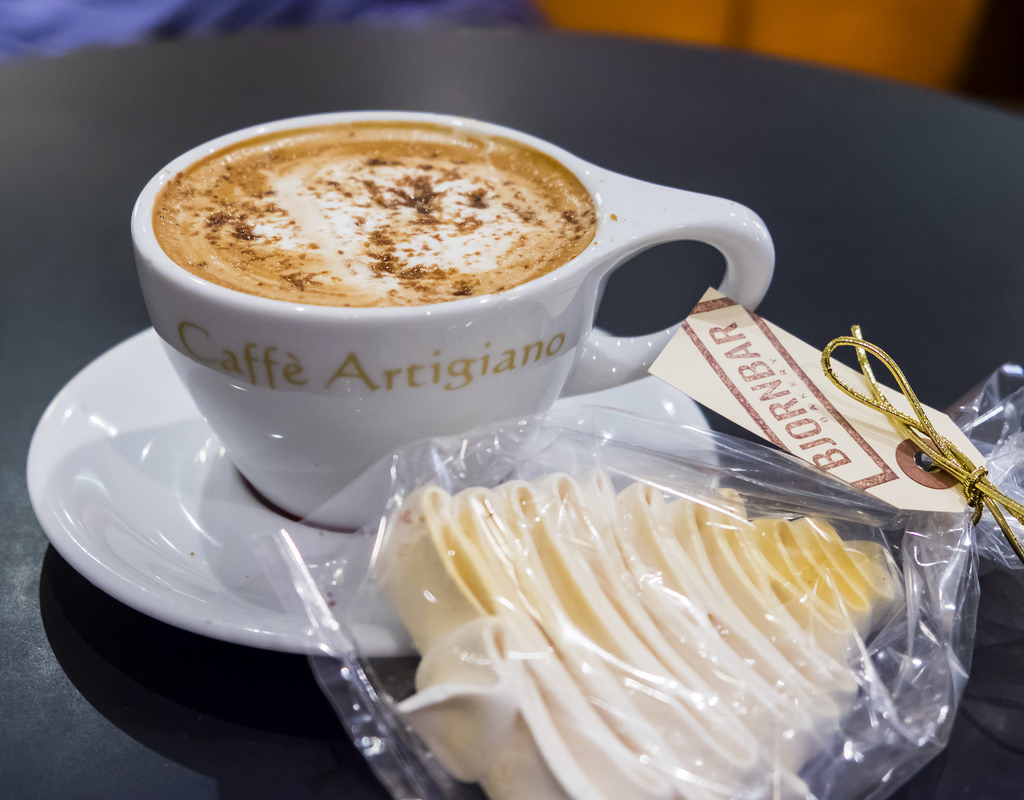 caffe-artigiano-gingerbread-latte-bjornbar-1