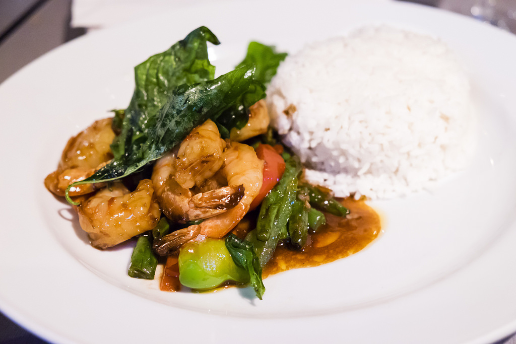 urban-thai-bistro-kra-pau-tiger-prawns