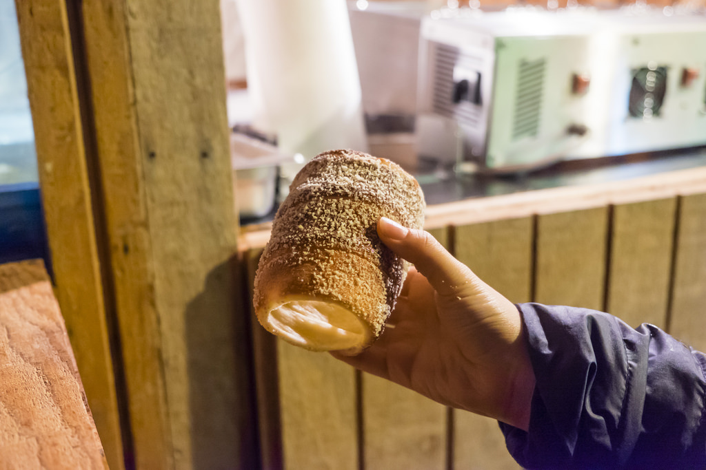 vancouver-christmas-market-2017-chimney-cake