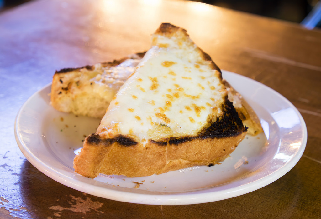 lamplighter-pub-truffle-cheese-toast