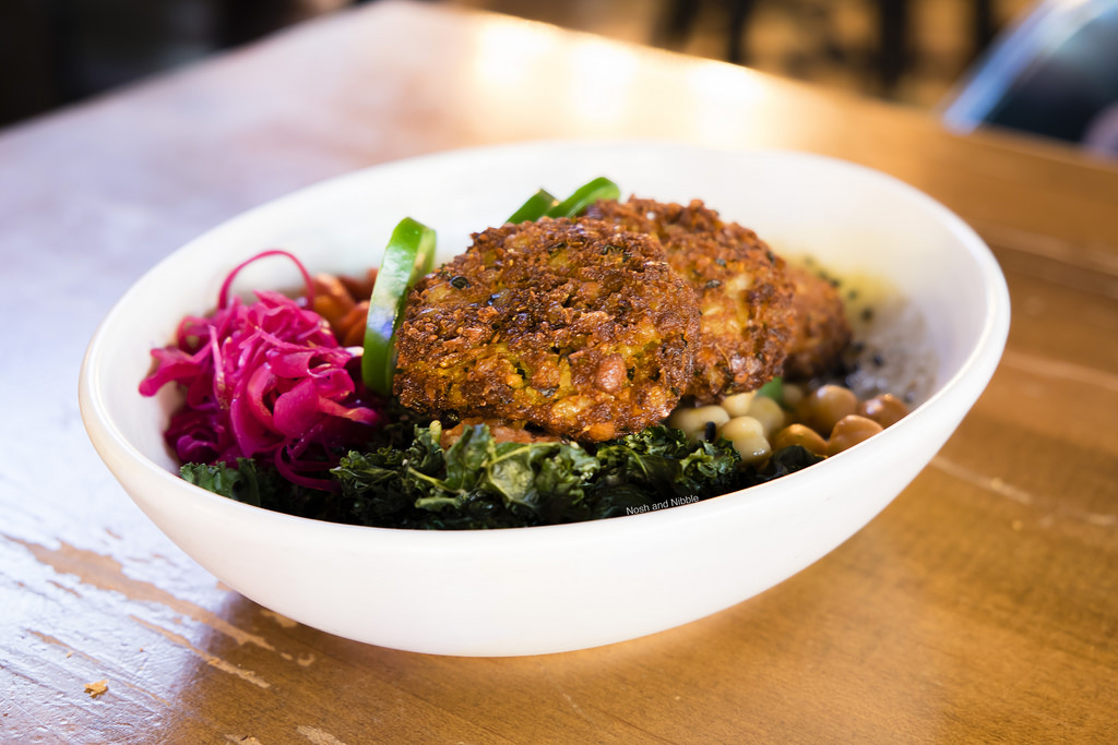 lamplighter-pub-yam-falafel-bowl