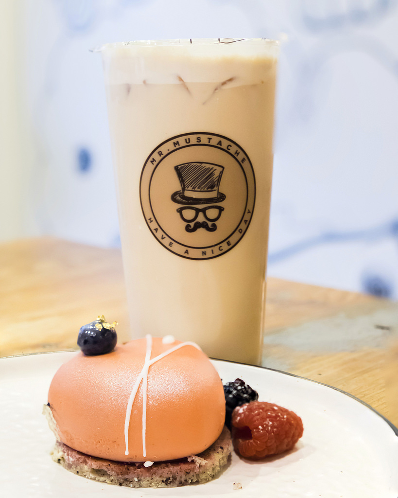 mr-mustache-milk-tea-mousse