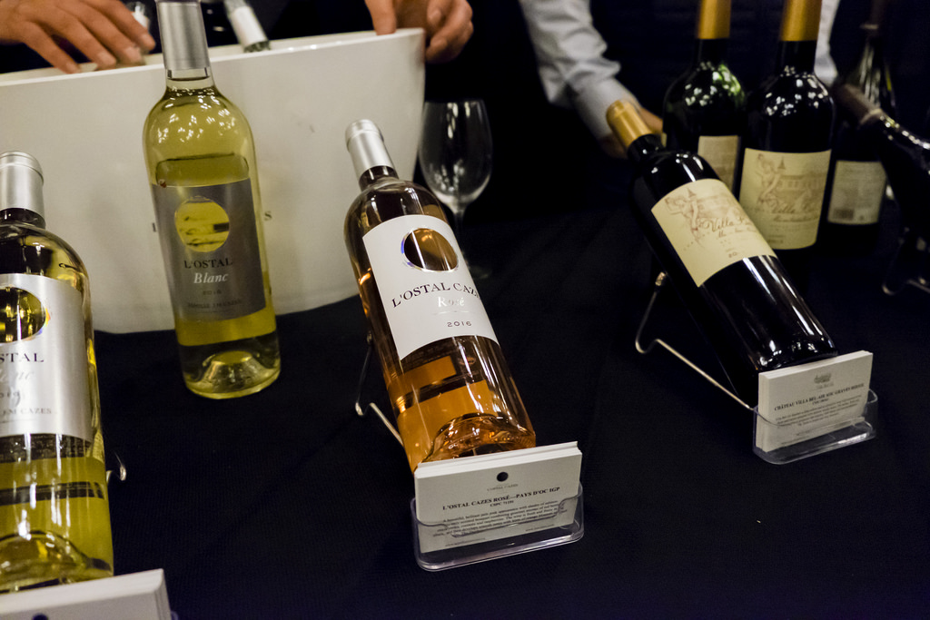 viwf-festival-tasting-room-famille-jm-cazes-1