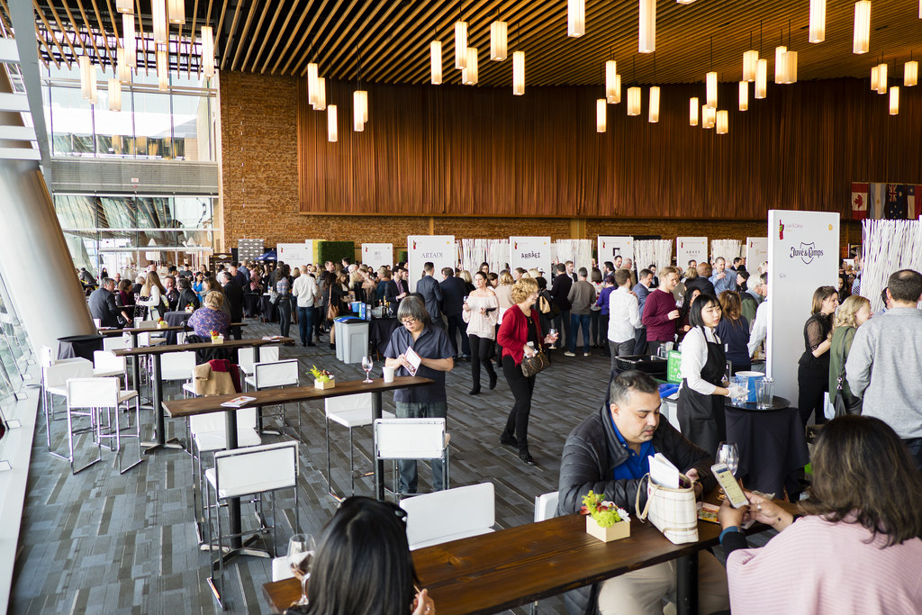 viwf-festival-tasting-room-inside