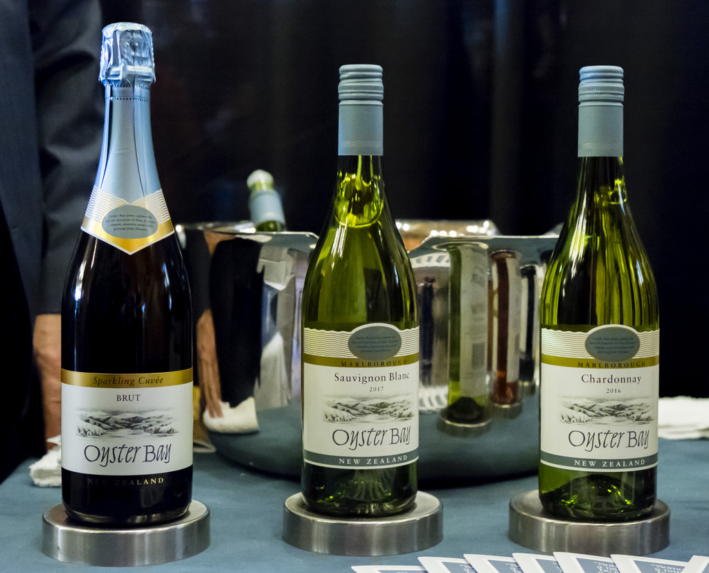 viwf-festival-tasting-room-oyster-bay