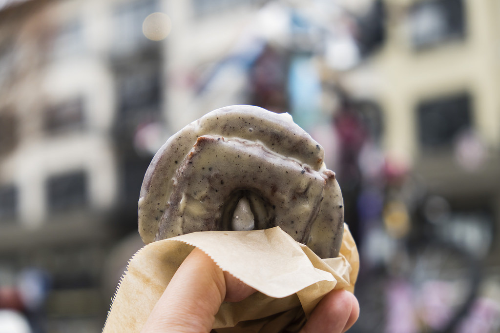 blue-star-donuts-chocolate-buttermilk-bergamot