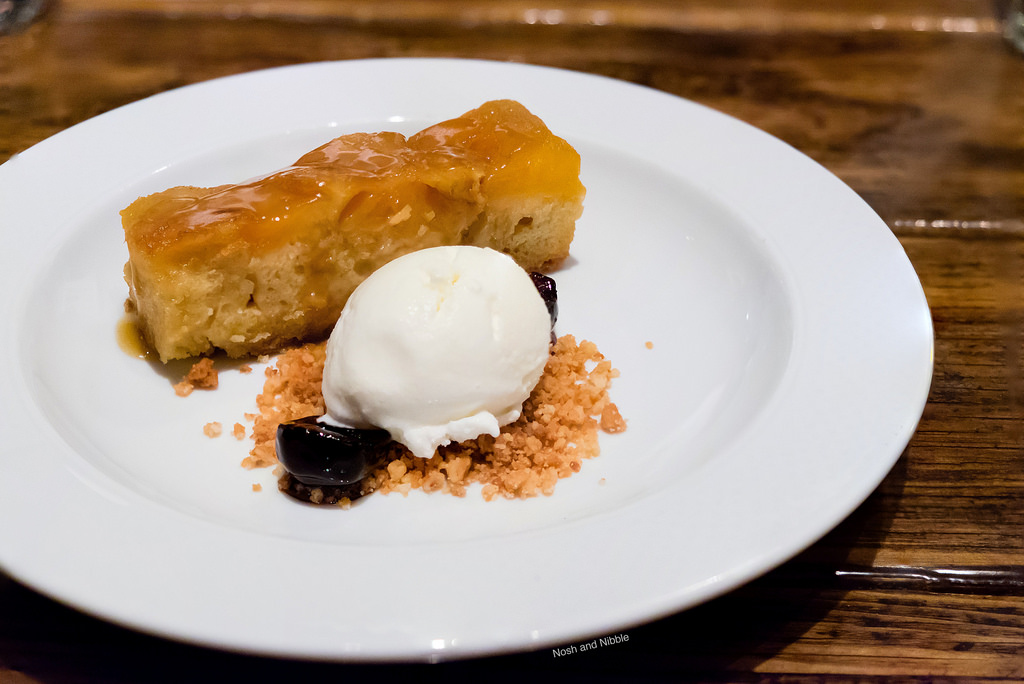 mamie-taylors-chicago-steakhouse-upside-down-pineapple-cake