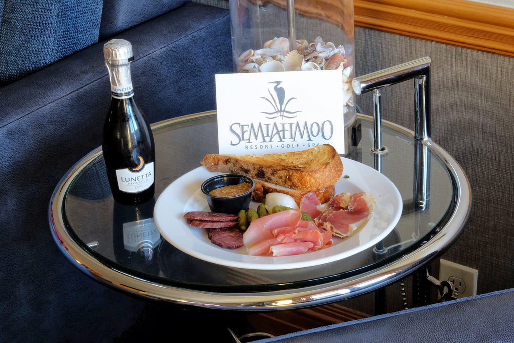 semiahmoo-resort-welcome-charcuterie