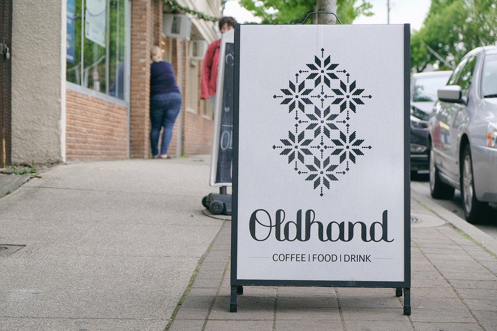 circle-farm-tour-oldhand-coffee-outside