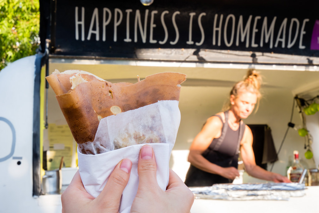 shipyards-night-market-apple-sauce-salted-caramel-crepe