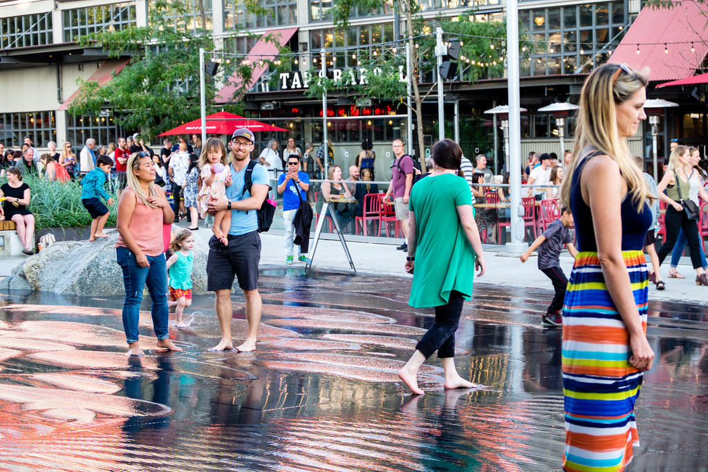 shipyards-night-market-water-play-zone