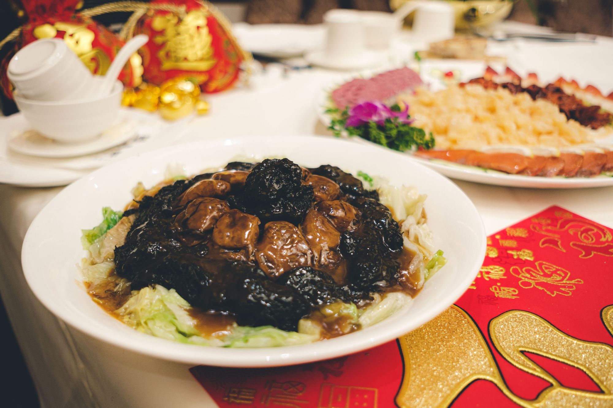 Braised Dried Oysters and Dried Black Moss in Bean Sauce