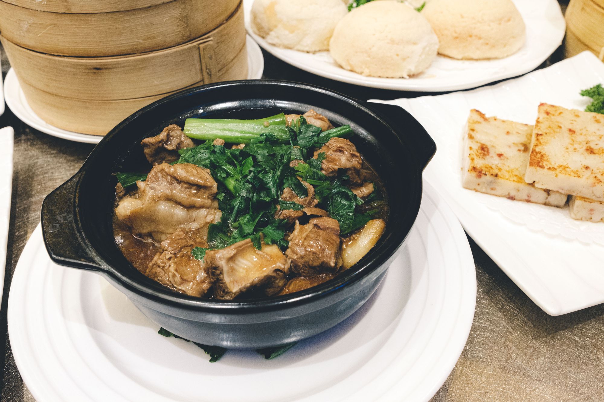 Singing Beef Brisket and Rice Rolls in Pot