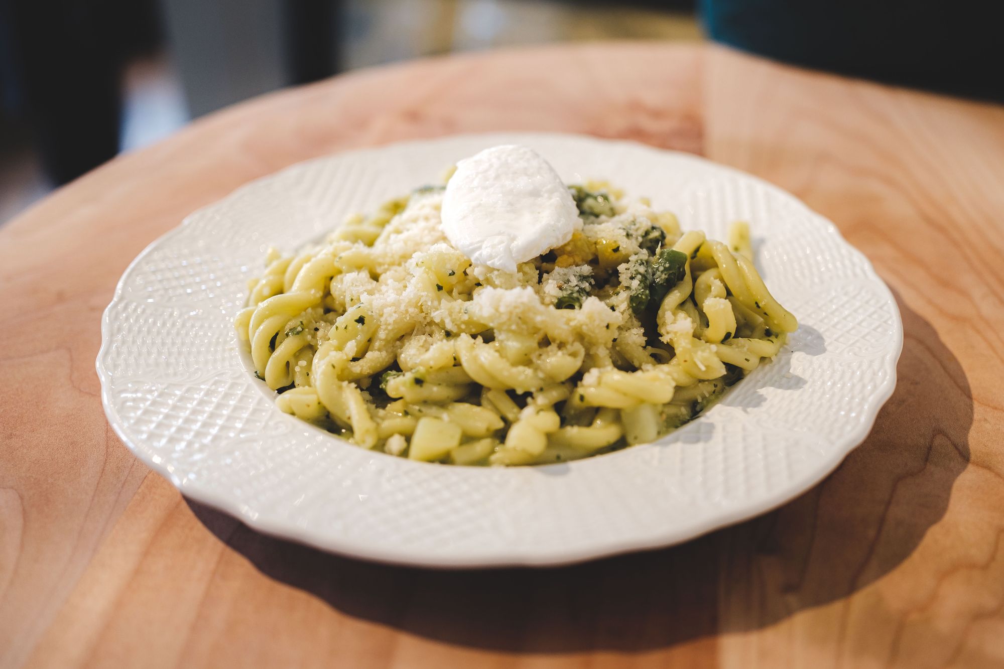 Luigi di Mercato Vancouver – Trecce al Pesto ($21)