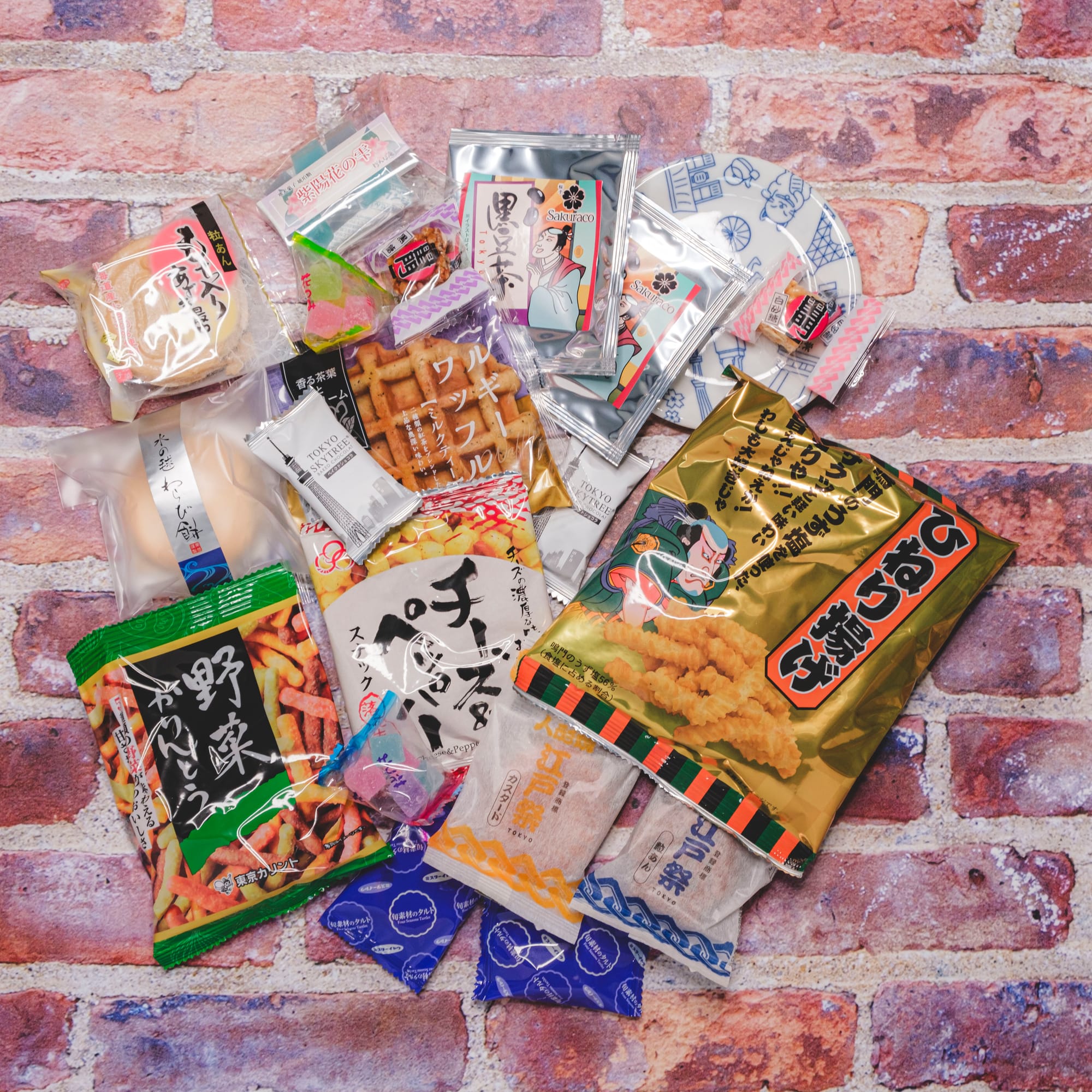 Sakuraco and TokyoTreat [OVERVIEW] – Japanese Snack Boxes for June 2024