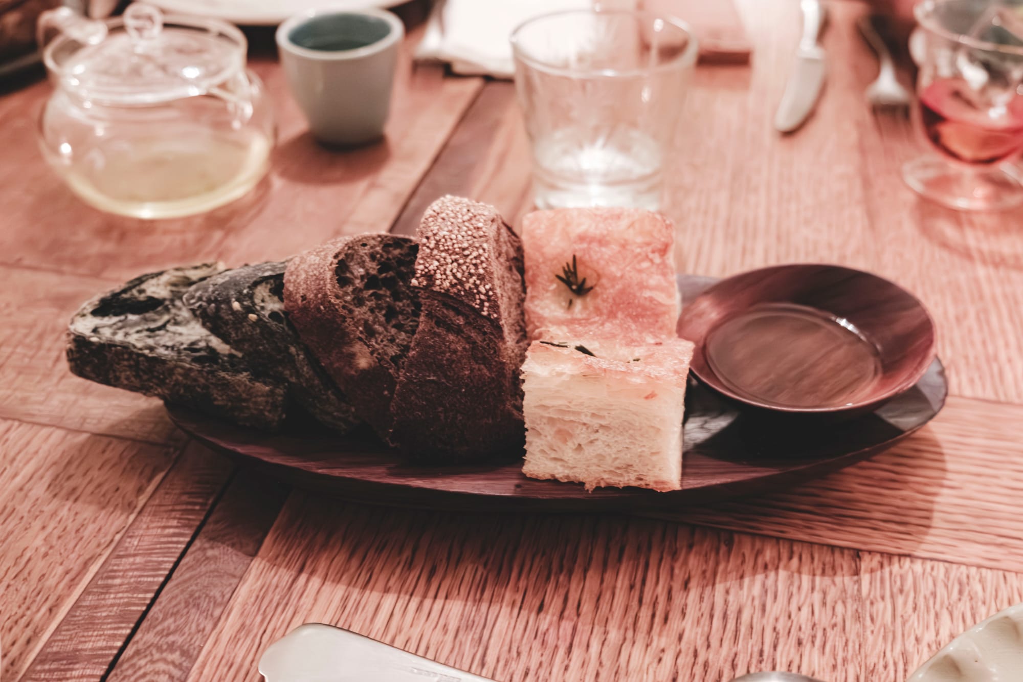 Restaurante Rosetta – Pan de centeno y mantequilla con hormigas chicatanas