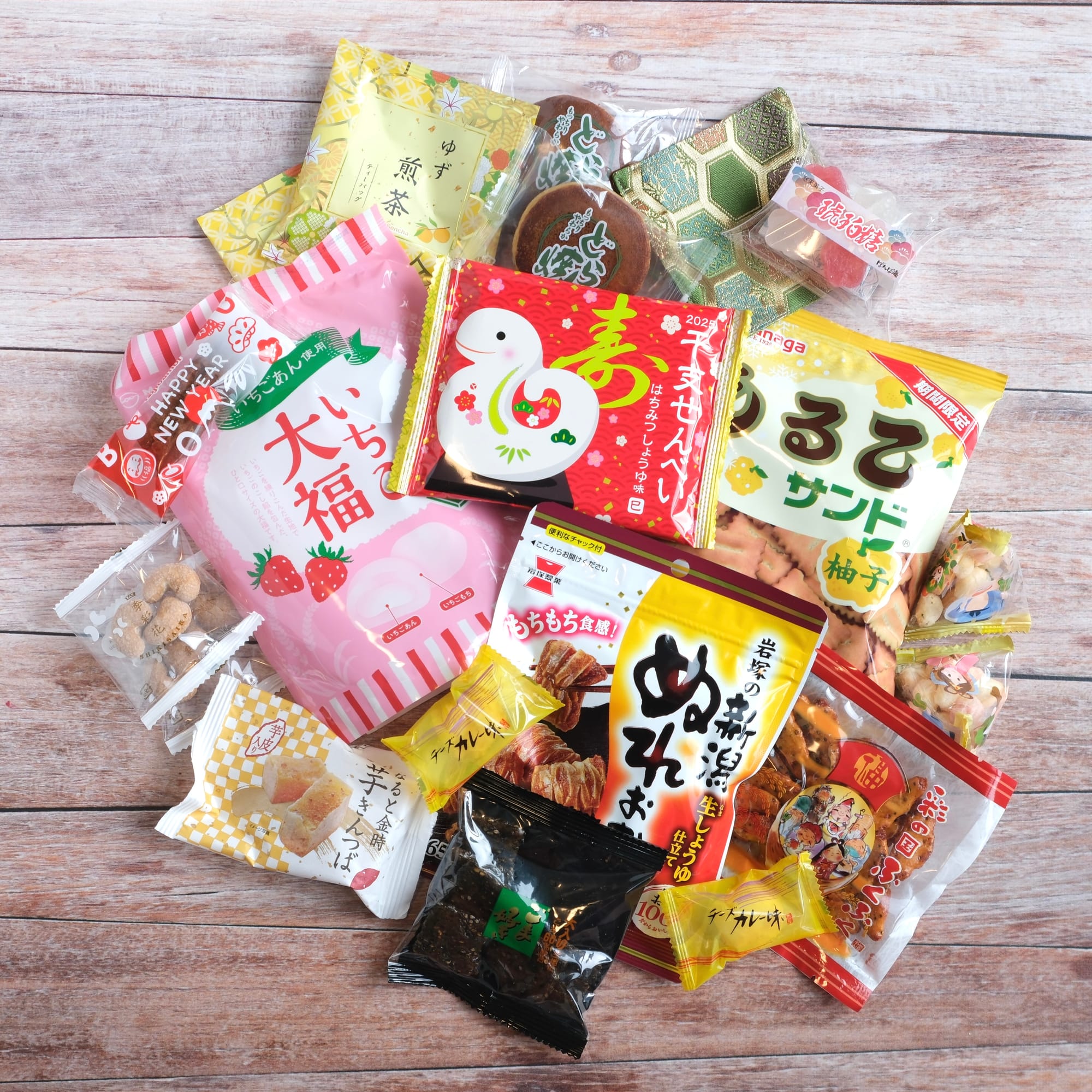 Sakuraco Subscription Box - All Snacks