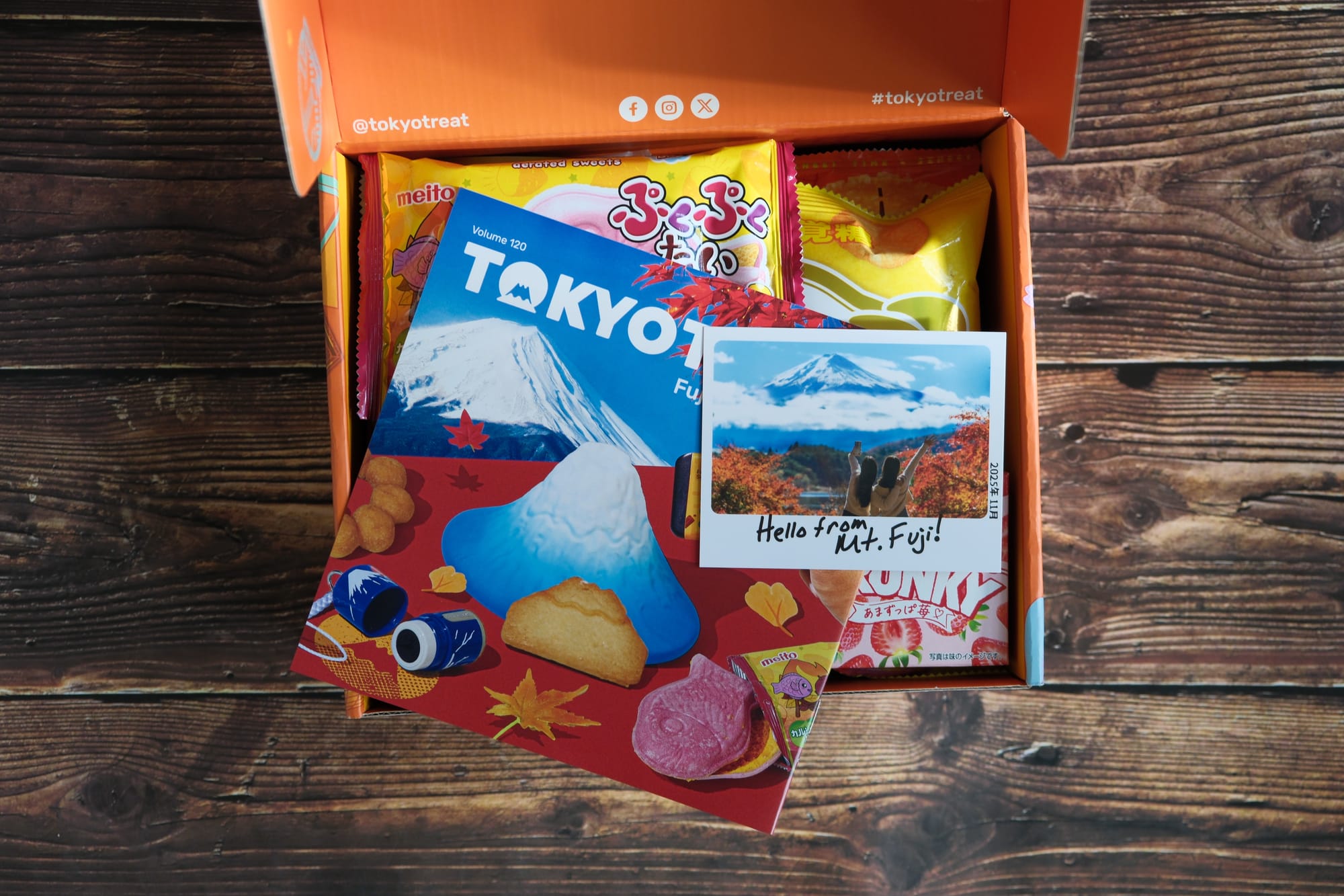 TokyoTreat Subscription Box - Opening the Box