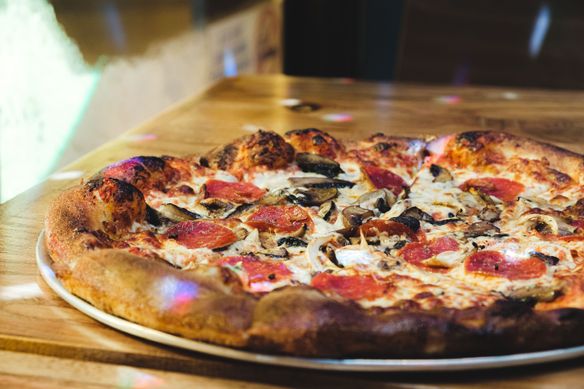 Community Taps and Pizza – Simplified Cornerside Comfort in Vancouver's Most Italian Neighbourhood [OVERVIEW]